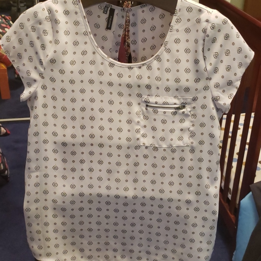 Cute Light Gray Patterned Top